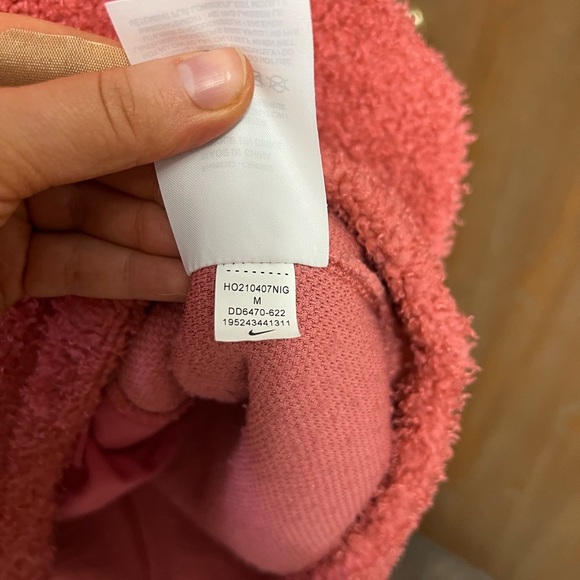 Nike Pink Oversized Hoodie with Relaxed Fit - Picture 6 of 9